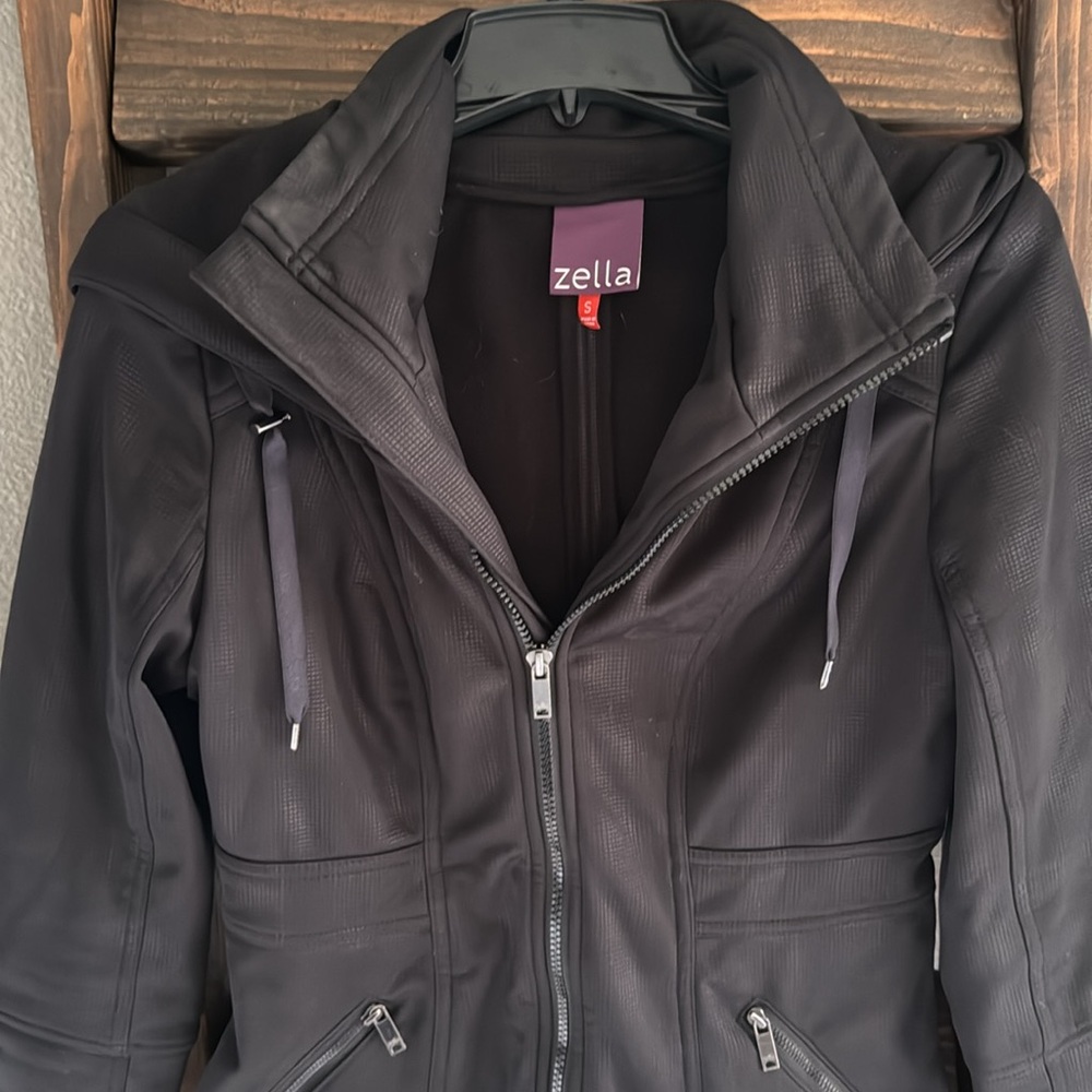 Zella soft shell fitted flair jacket